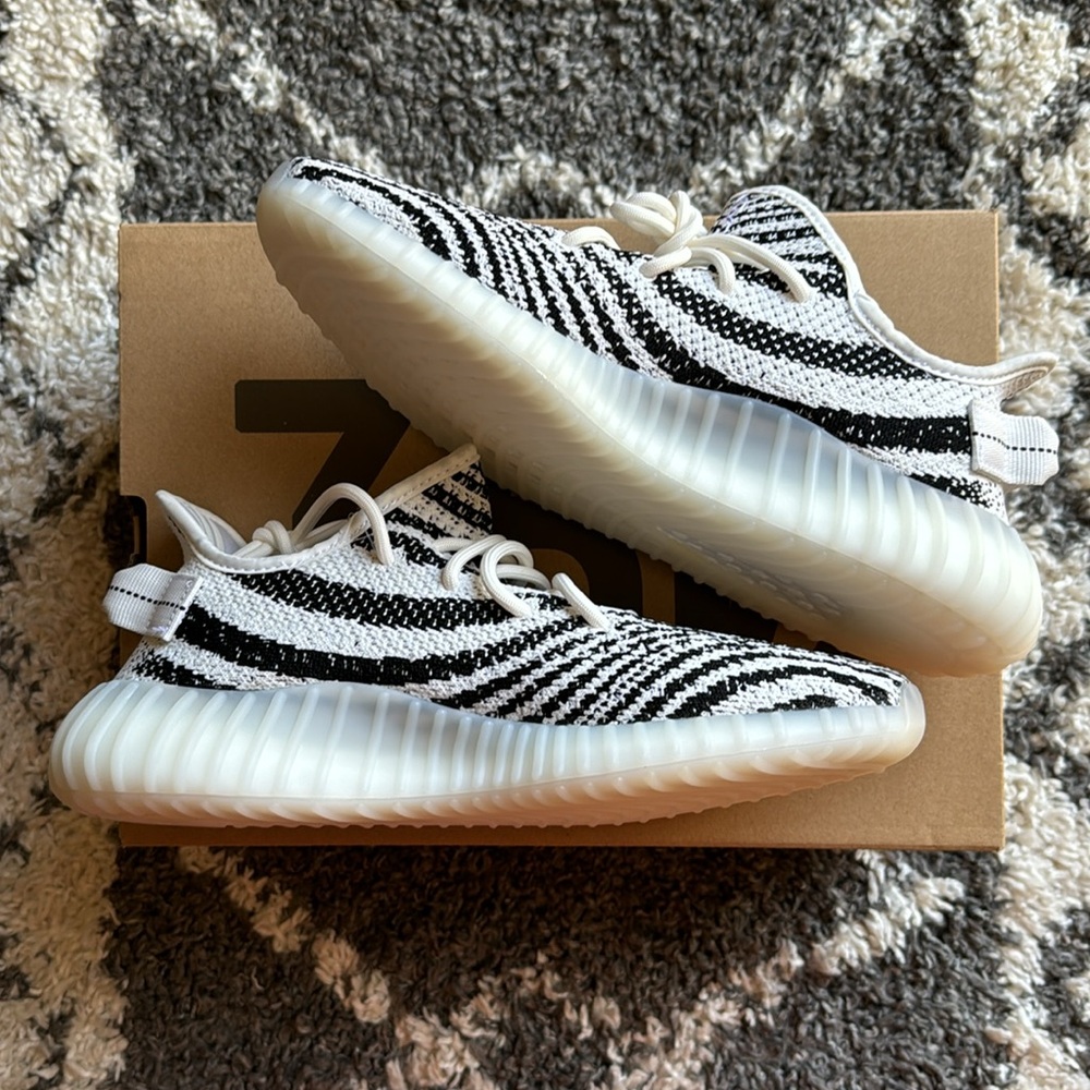 [NEW] Yeezy 350 V2 “Zebra” Size 9 - Picture 2 of 9